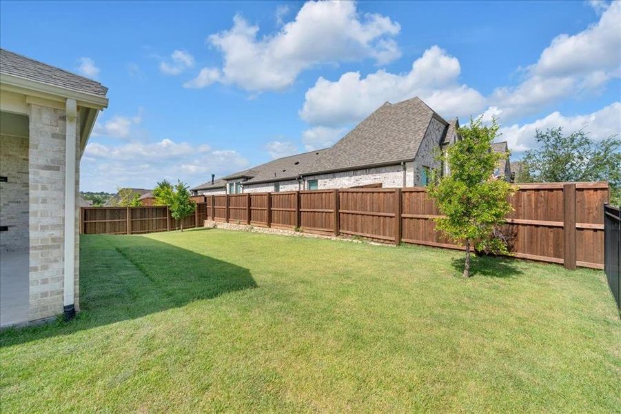 Exterior details and patio area of a home in , Fort Worth (Image 4).