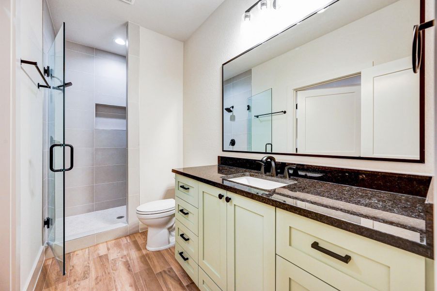 Furnished interior view inside a new home in , Wimberley (Image 10).