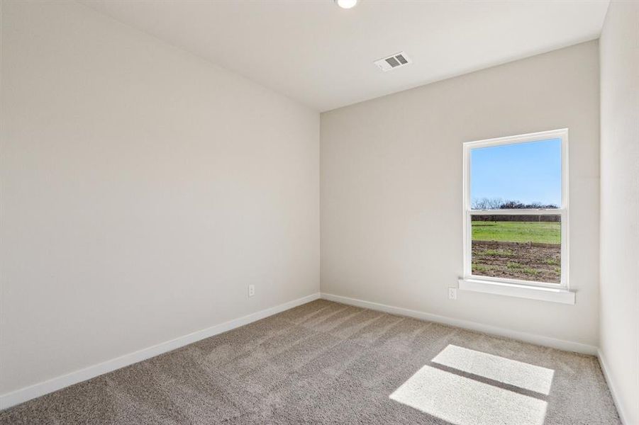 Spacious, unfurnished interior of a new home in Hickory Hill, Sherman (Image 34).