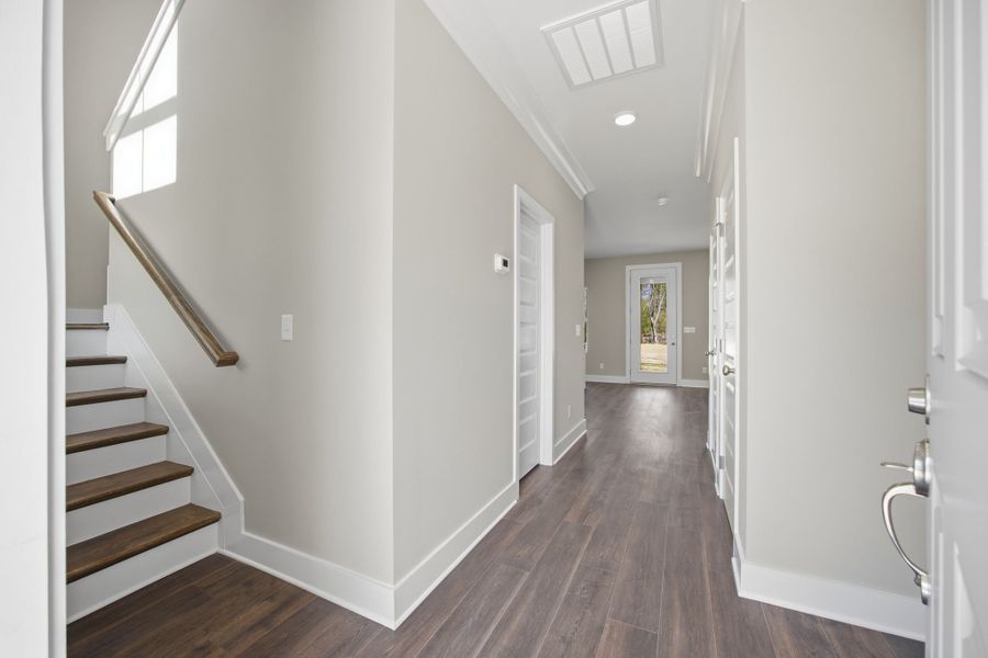 Spacious, unfurnished interior of a new home in Givens Park, Chattanooga (Image 22). Spacious, unfurnished interior of a new home in Givens Park, Chattanooga (Image 22).