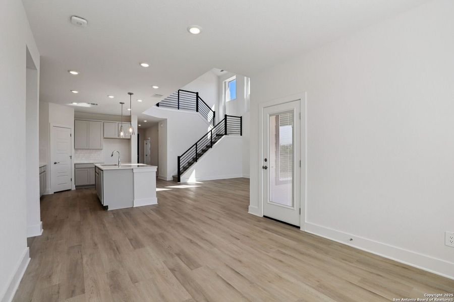 Spacious, unfurnished interior of a new home in Carmel Ranch, Schertz (Image 43).