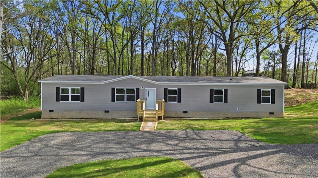 Exterior details and patio area of a home in , Franklin (Image 17).