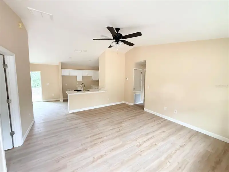 Spacious, unfurnished interior of a new home in , Ocala (Image 3).