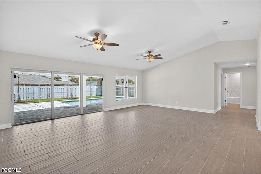 Spacious, unfurnished interior of a new home in Cape Coral, Cape Coral (Image 18).