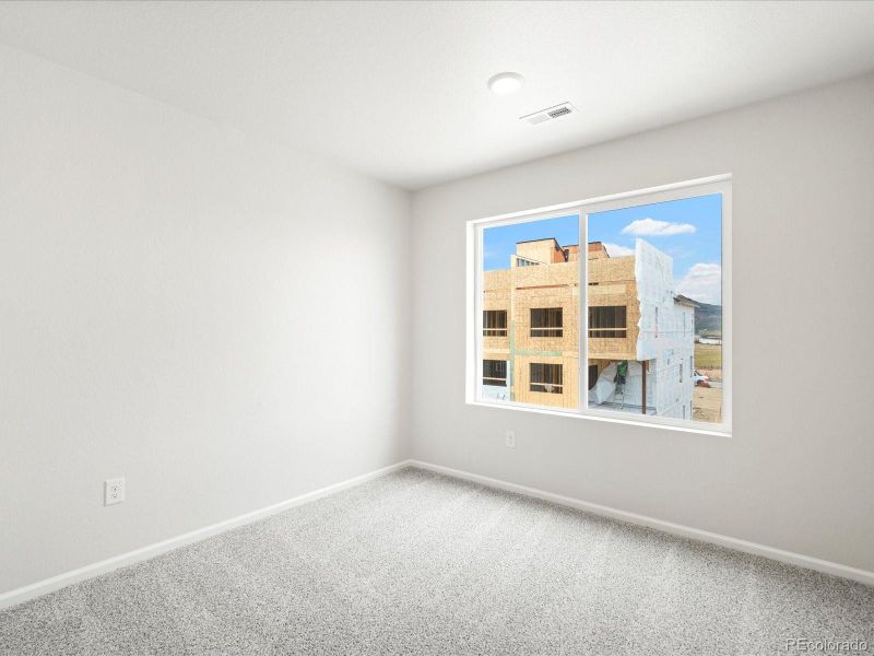Spacious, unfurnished interior of a new home in Three Hills, Morrison (Image 23).