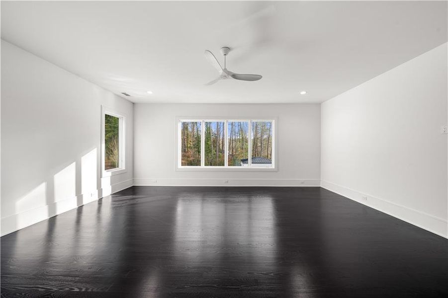 Spacious, unfurnished interior of a new home in , Sandy Springs (Image 90).