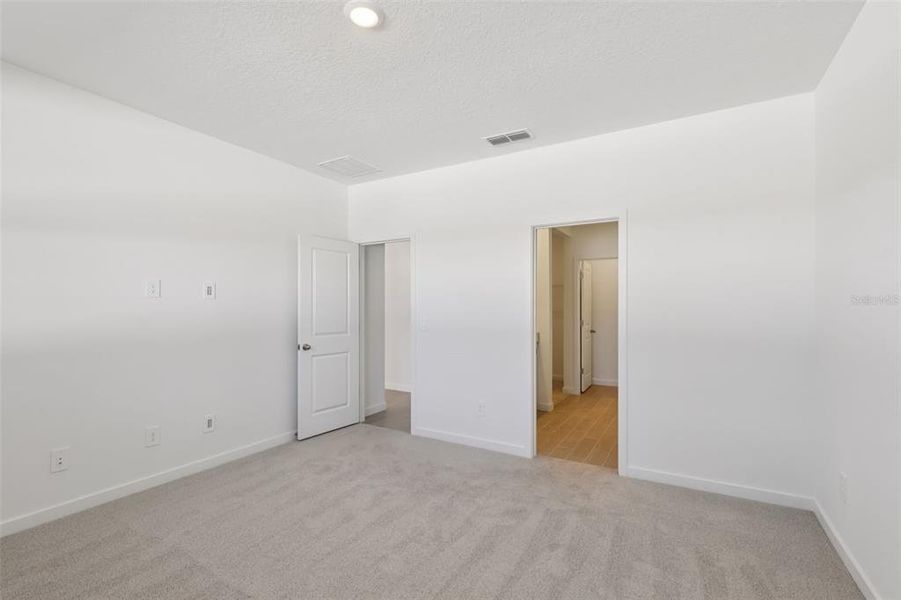 Spacious, unfurnished interior of a new home in , Palm Coast (Image 27).