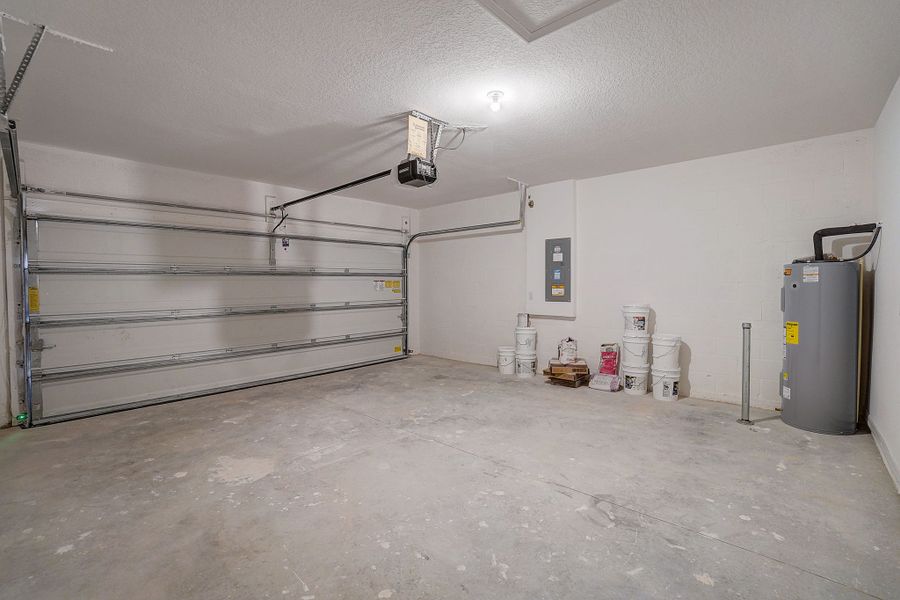 Representative unfurnished interior of a home built from the Oak by Maronda Homes in Coastal Communities, Edgewater (Image 26).