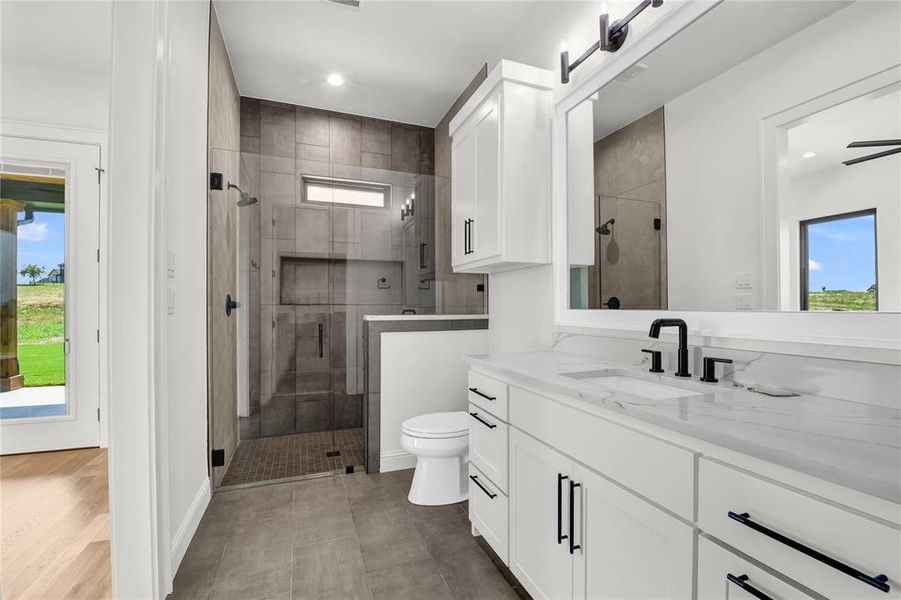 Furnished interior view inside a new home in , Weatherford (Image 7).