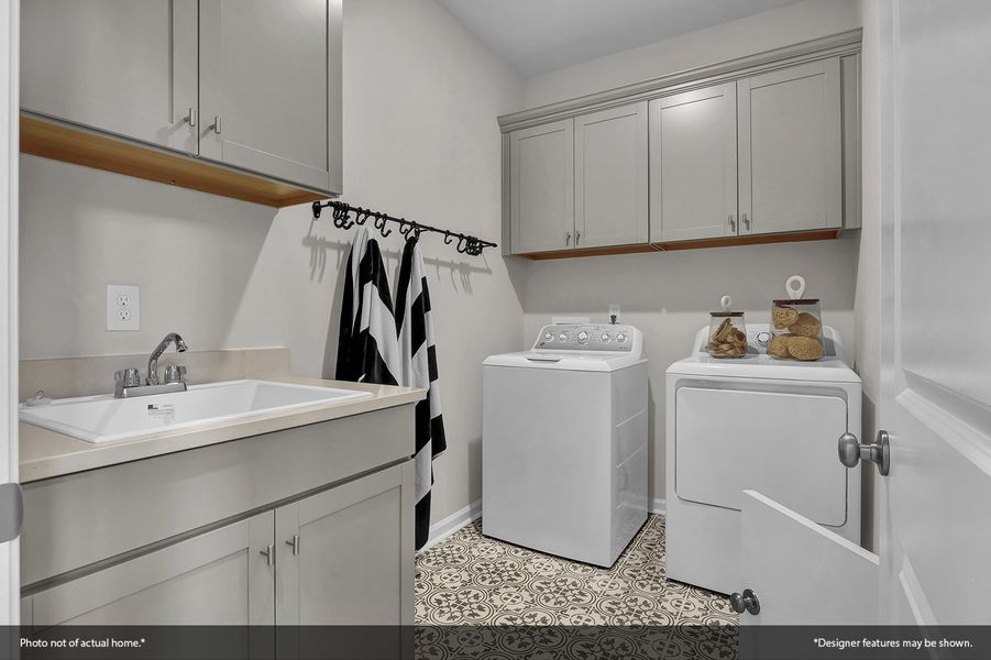 Furnished interior view inside a new home in Bally Castle, Murrells Inlet (Image 19).
