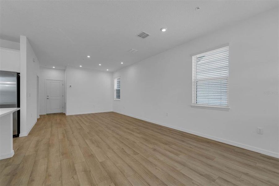 Spacious, unfurnished interior of a new home in Brack Ranch, St. Cloud (Image 21).