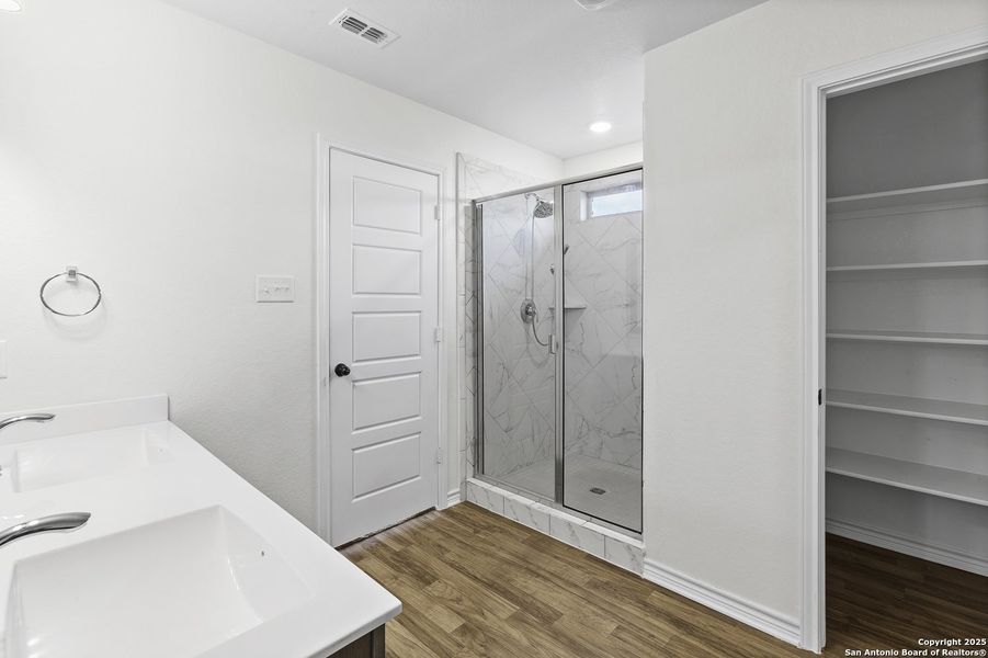 Image 25 of a home in Knox Ridge.