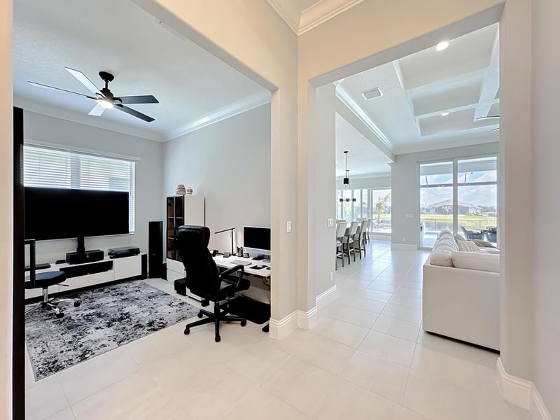 9244 SW Pinnacle Foyer 9244 SW Pinnacle Foyer