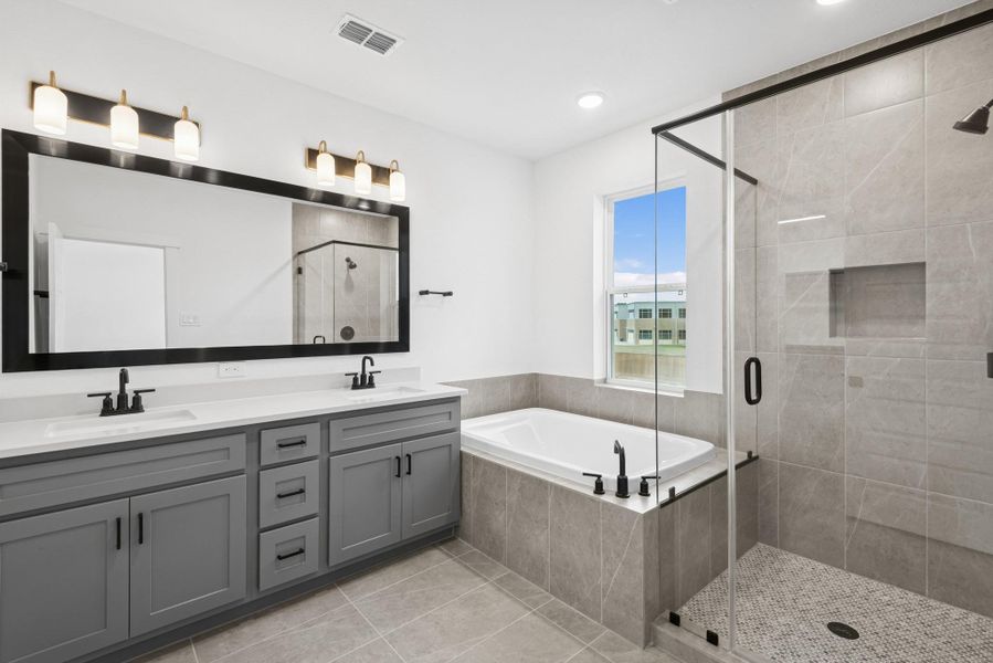 Furnished interior view inside a new home in Retreat at Oak Park, Houston (Image 5).