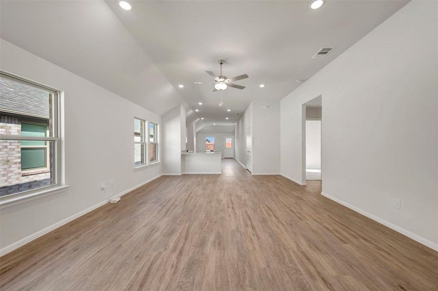 Spacious, unfurnished interior of a new home in Elevon, Lavon (Image 20).