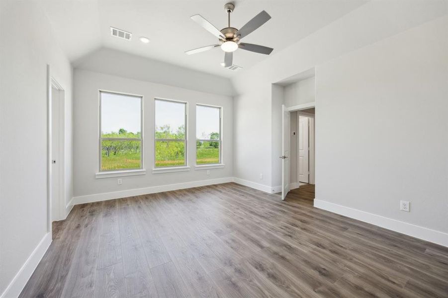 Spacious, unfurnished interior of a new home in Ellis Ranch Estates, Waxahachie (Image 17).