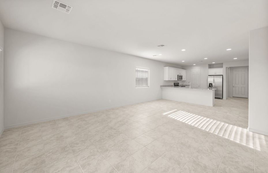 Spacious, unfurnished interior of a new home in Hayden Estates, Buckeye (Image 17). Spacious, unfurnished interior of a new home in Hayden Estates, Buckeye (Image 17).