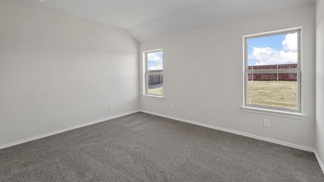 Spacious, unfurnished interior of a new home in Oak Valley Estates, Bullard (Image 19).