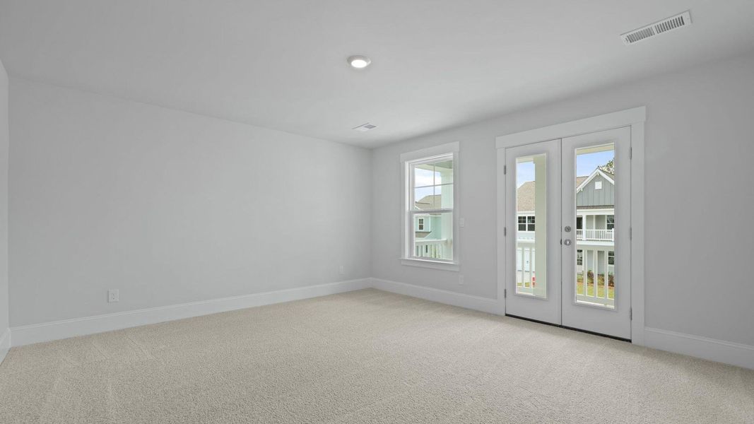 Spacious, unfurnished interior of a new home in Sheep Island, Summerville (Image 23).