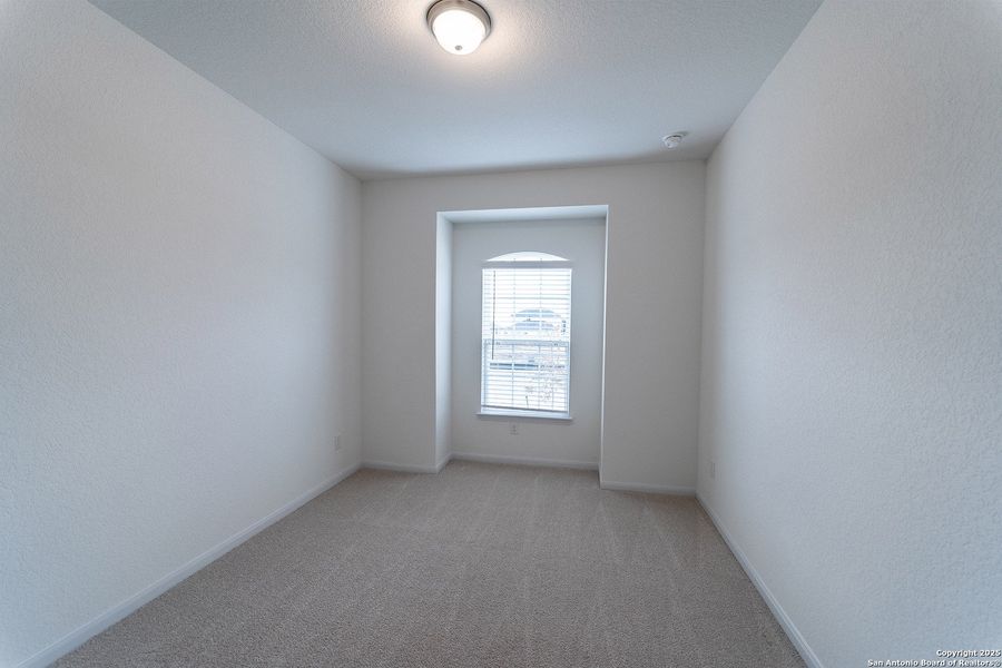 Spacious, unfurnished interior of a new home in Mesa Vista, Von Ormy (Image 10).