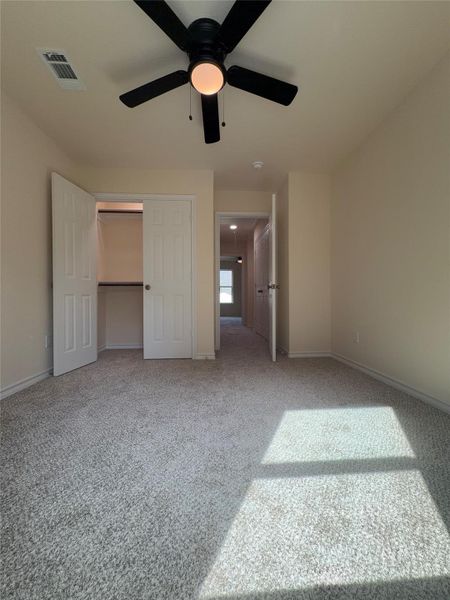 Spacious, unfurnished interior of a new home in , Willis (Image 11).