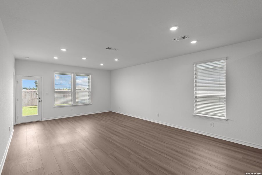 Spacious, unfurnished interior of a new home in Nopal Valley, San Antonio (Image 15). Spacious, unfurnished interior of a new home in Nopal Valley, San Antonio (Image 15).