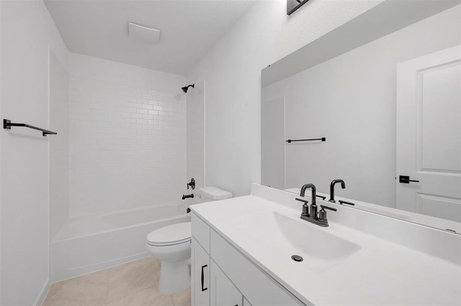 Furnished interior view inside a new home in Rolling Ridge, Van Alstyne (Image 18).