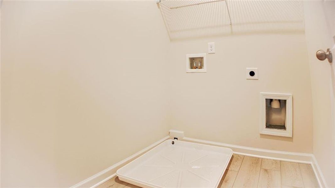 Spacious, unfurnished interior of a new home in Franklin Manor, Lawrenceville (Image 21).