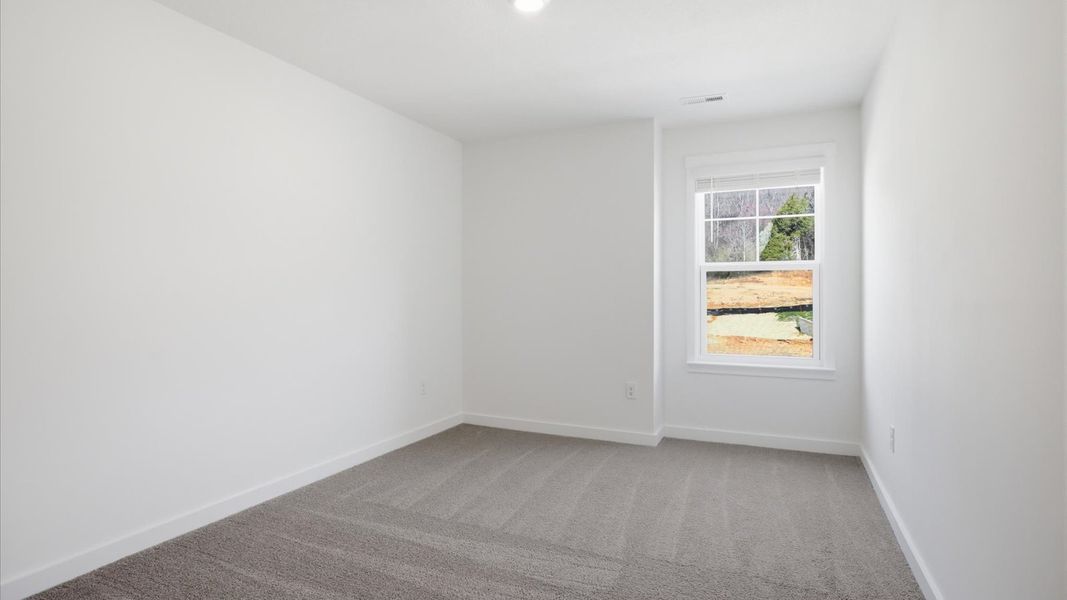 Spacious, unfurnished interior of a new home in Emory Creek, Harriman (Image 37).