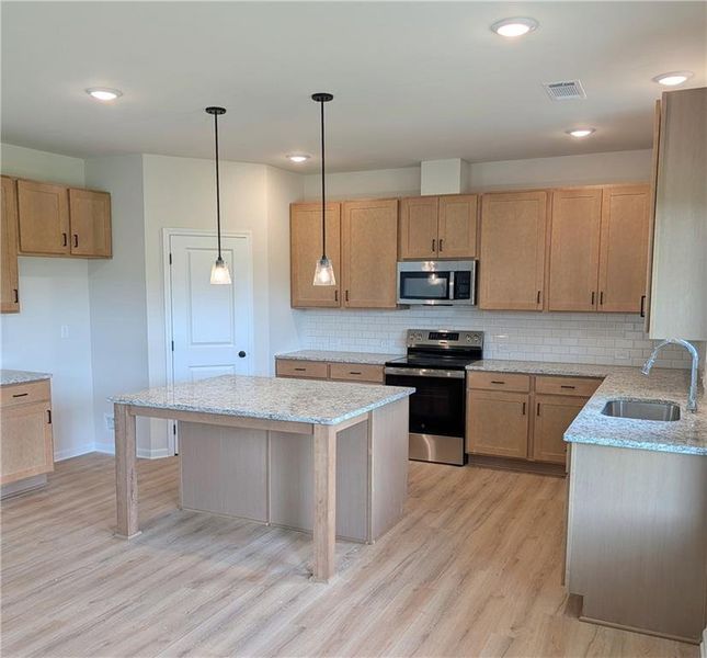 Furnished interior view inside a new home in Beckett Ranch, Auburn (Image 8).
