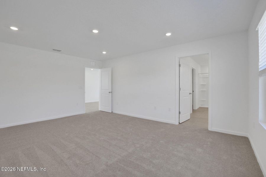 Spacious, unfurnished interior of a new home in Amberly, Green Cove Springs (Image 35).