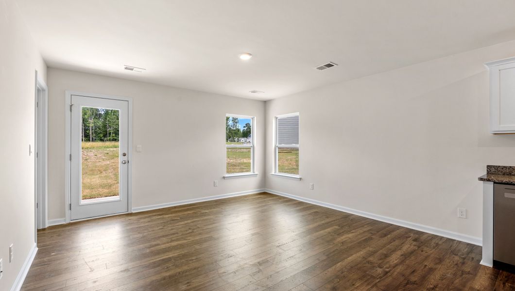 Spacious, unfurnished interior of a new home in Varner Station, Woodruff (Image 13).