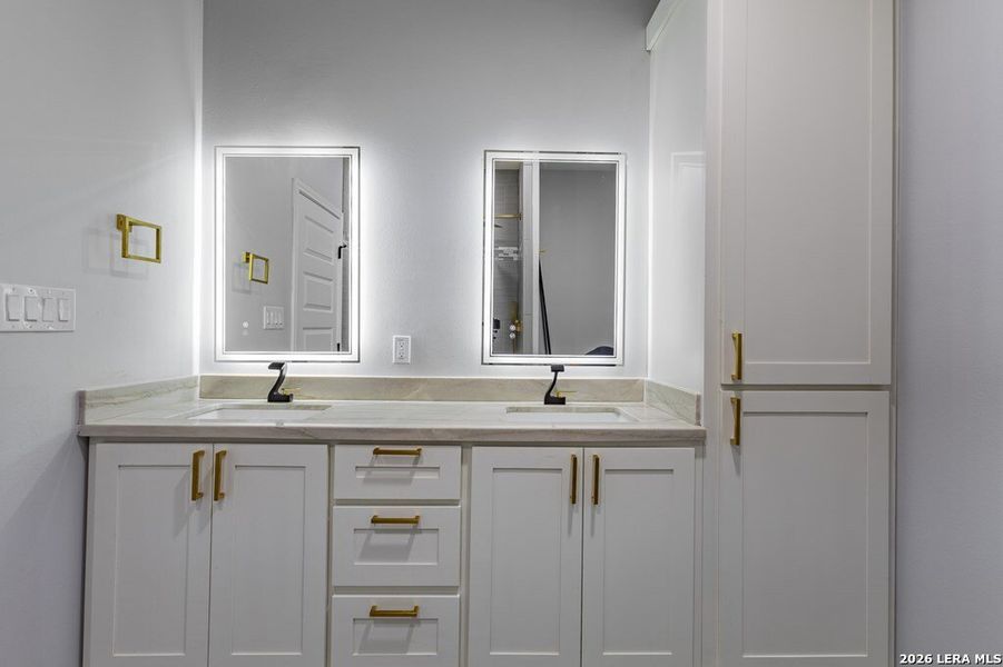 Furnished interior view inside a new home in , Harlingen (Image 19).