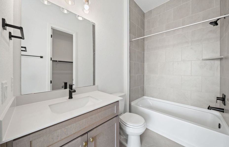 Representative furnished interior of a home built from the Electra by Pulte Homes in 6 Creeks, Kyle (Image 13).