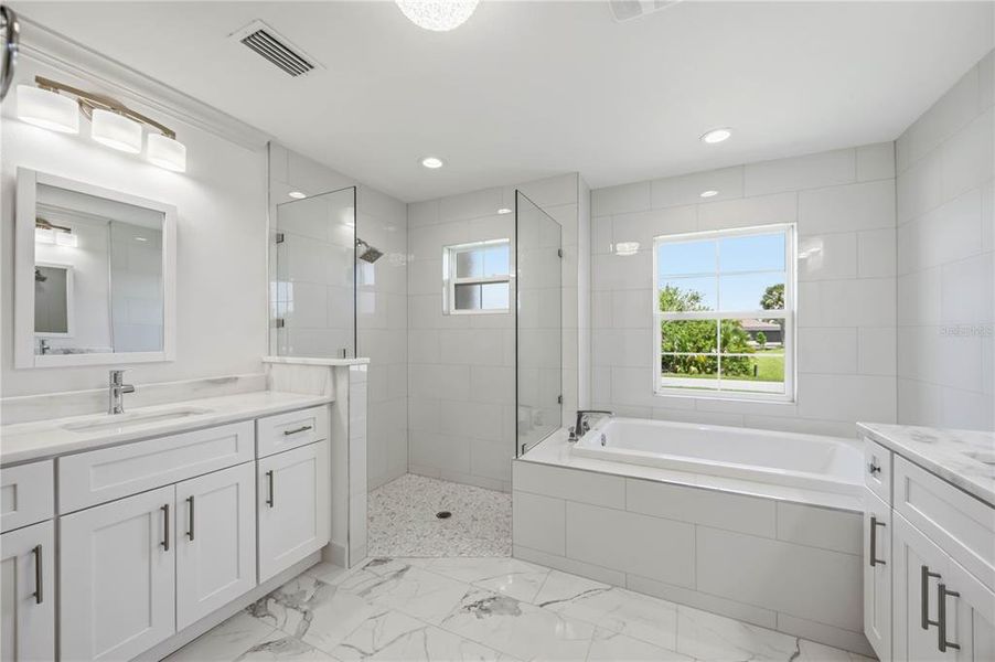 Furnished interior view inside a new home in , Port Charlotte (Image 45).