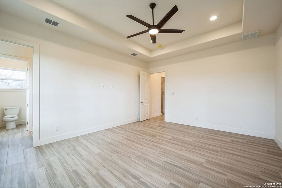 Spacious, unfurnished interior of a new home in , Floresville (Image 27). Spacious, unfurnished interior of a new home in , Floresville (Image 27).