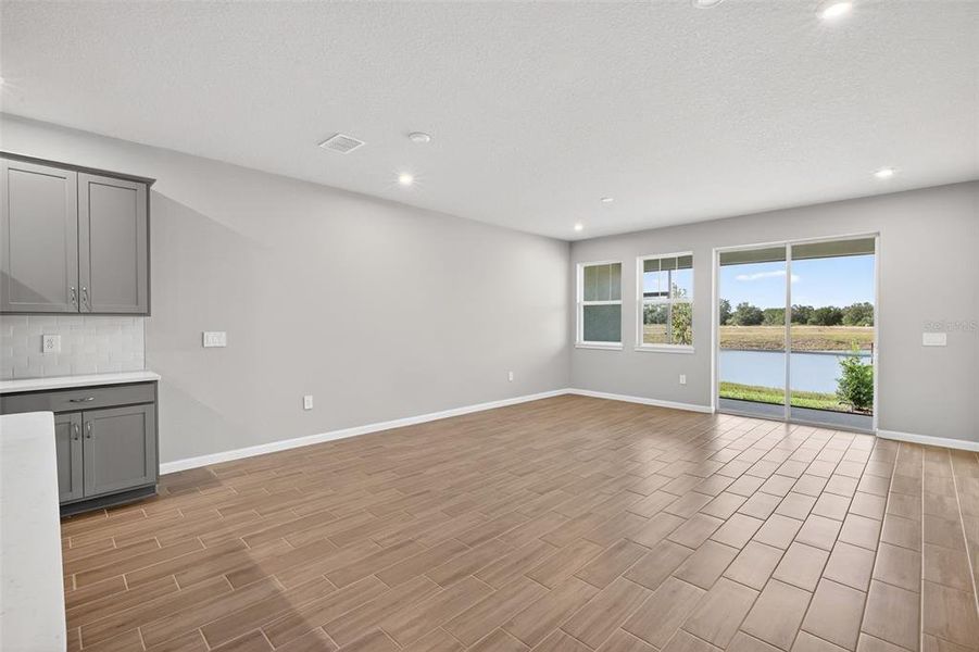 Spacious, unfurnished interior of a new home in Crosswind Ranch, Parrish (Image 17).