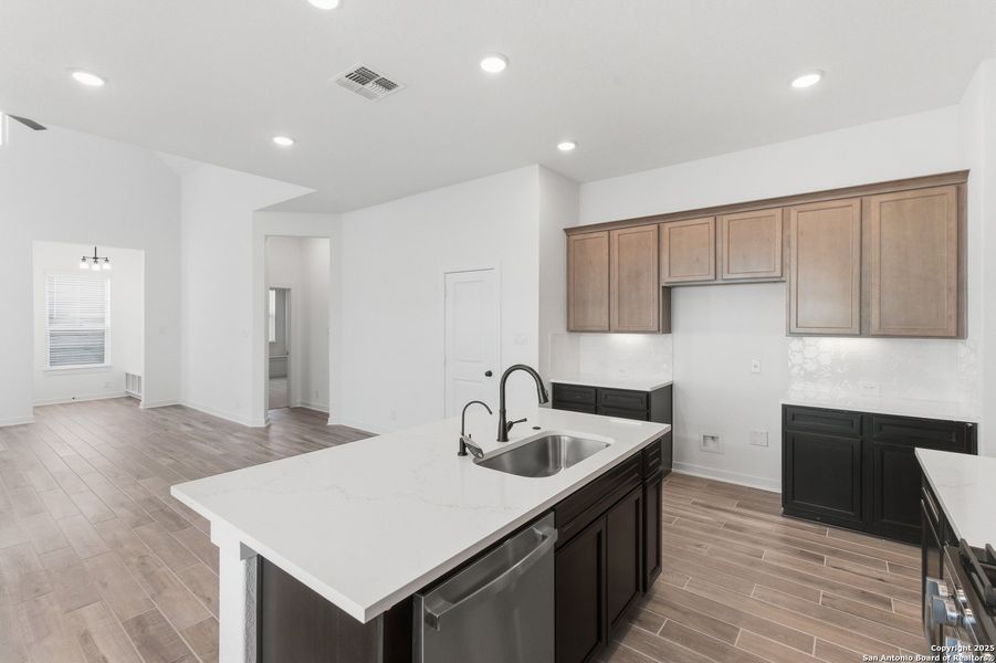Furnished interior view inside a new home in The Crossvine – Garden Homes, Schertz (Image 4). Furnished interior view inside a new home in The Crossvine – Garden Homes, Schertz (Image 4).