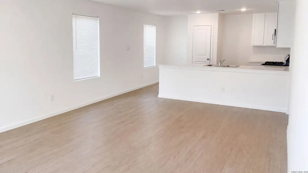 Spacious, unfurnished interior of a new home in Landon Ridge, San Antonio (Image 13). Spacious, unfurnished interior of a new home in Landon Ridge, San Antonio (Image 13).