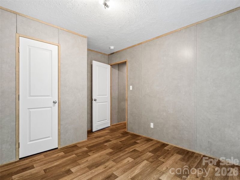 Spacious, unfurnished interior of a new home in , Burnsville (Image 22).