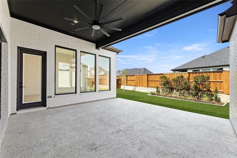 49. 4770 Zelder - Patio