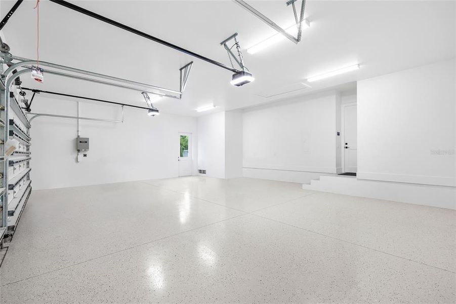 Spacious, unfurnished interior of a new home in , Boca Grande (Image 48).