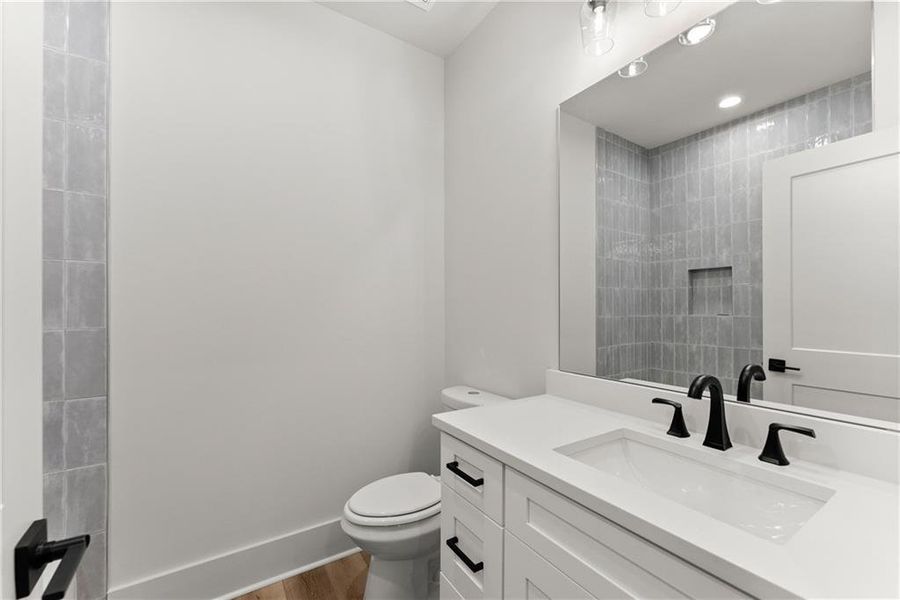 Furnished interior view inside a new home in , Gainesville (Image 9).