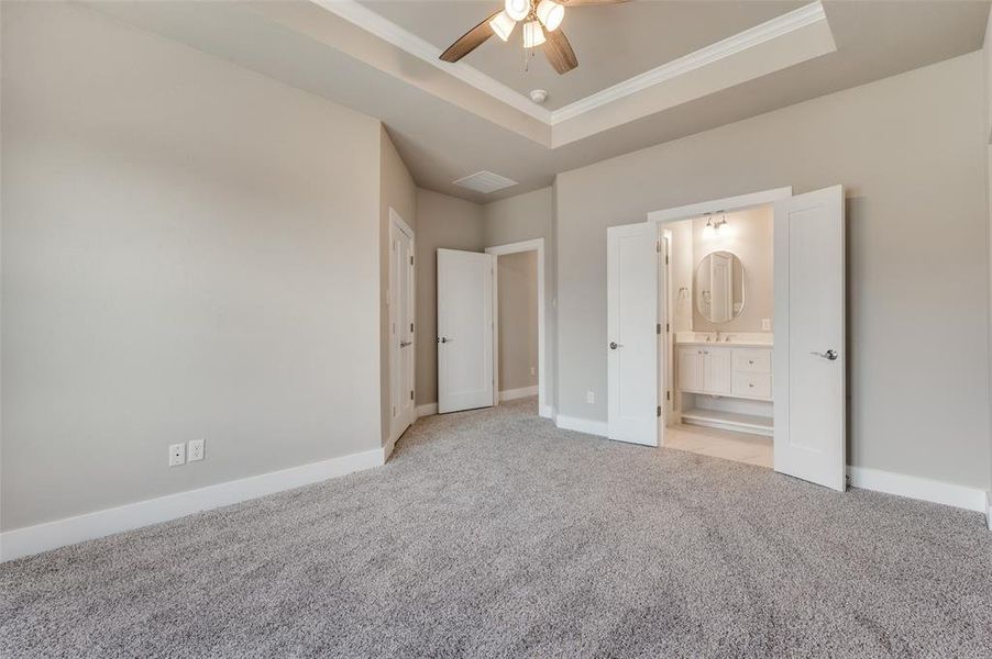 Spacious, unfurnished interior of a new home in , Lake Dallas (Image 18).