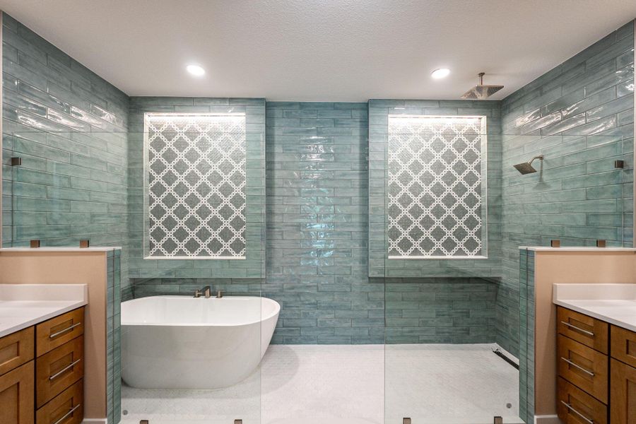 Furnished interior view inside a new home in , Fort Pierce (Image 11).