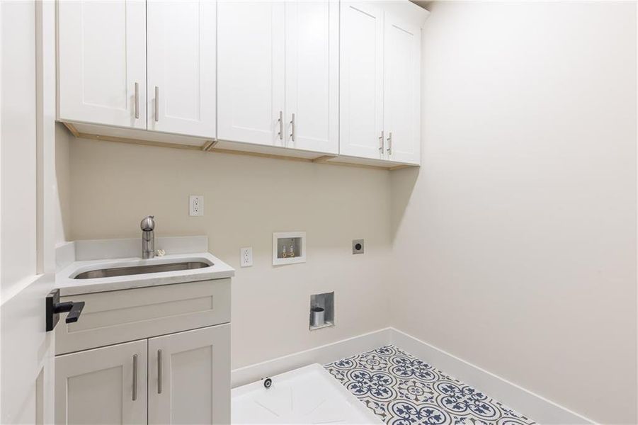 Furnished interior view inside a new home in , Atlanta (Image 11).