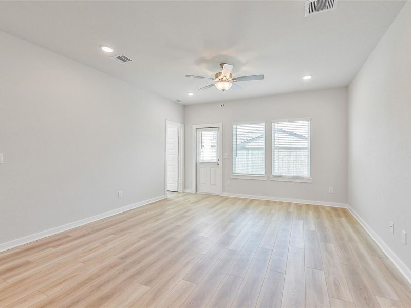 Spacious, unfurnished interior of a new home in Lakes at Black Oak, Magnolia (Image 13). Spacious, unfurnished interior of a new home in Lakes at Black Oak, Magnolia (Image 13).