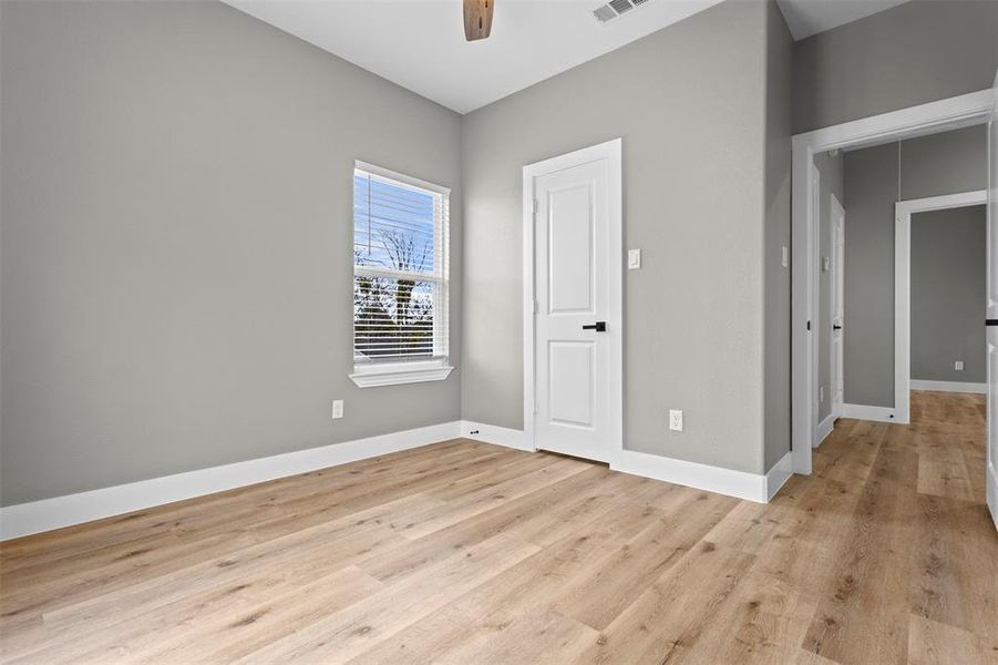 Spacious, unfurnished interior of a new home in , Kaufman (Image 22).