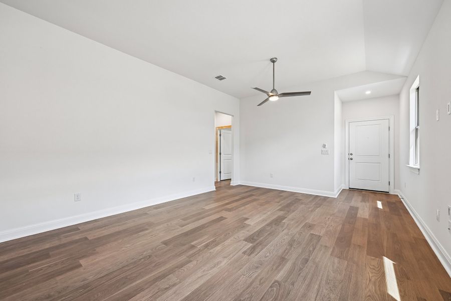 Spacious, unfurnished interior of a new home in Sage Hollow, Kyle (Image 11). Spacious, unfurnished interior of a new home in Sage Hollow, Kyle (Image 11).