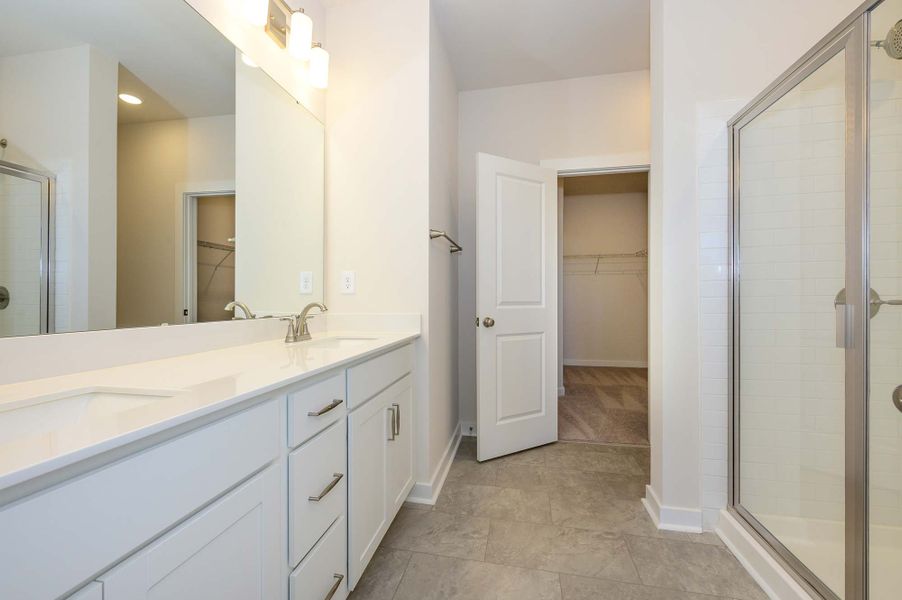 The Finney - Owner's Bath